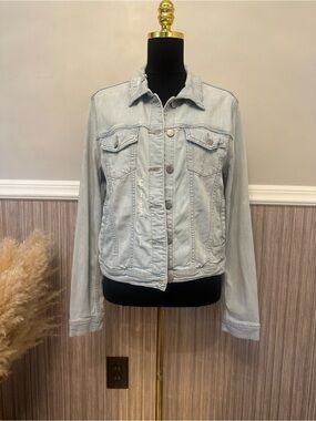 Just USA Light Wash Distressed Denim Jacket Size Large